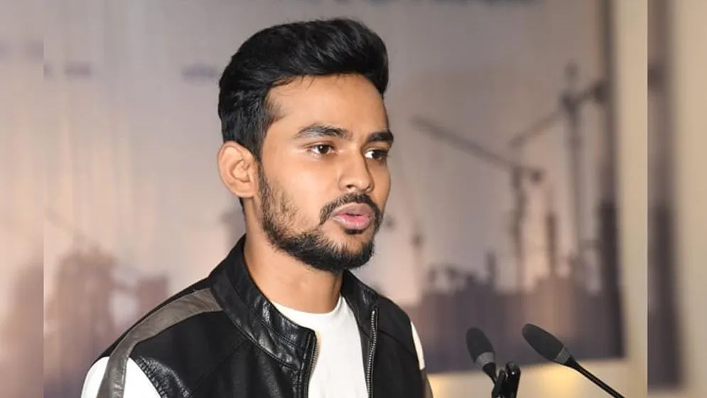 জনরায়কে বৃদ্ধাঙ্গুলি দেখিয়ে শুরু নতুন সংসদের যাত্রা: আসিফ মাহমুদ