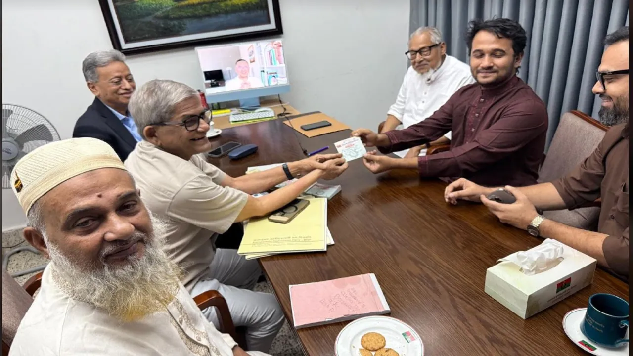 বিএনপিতে যোগ দিলেন মাহবুবুর রহমান স্নিগ্ধ