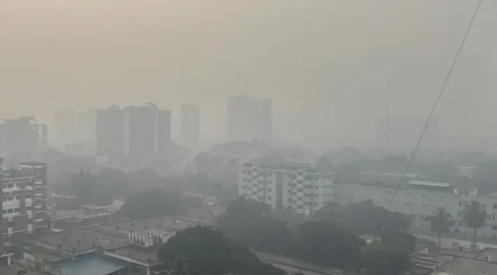 ঘন কুয়াশায় ঢাকা আজও,তাপমাত্রা ১২ ডিগ্রিতে নেমেছে