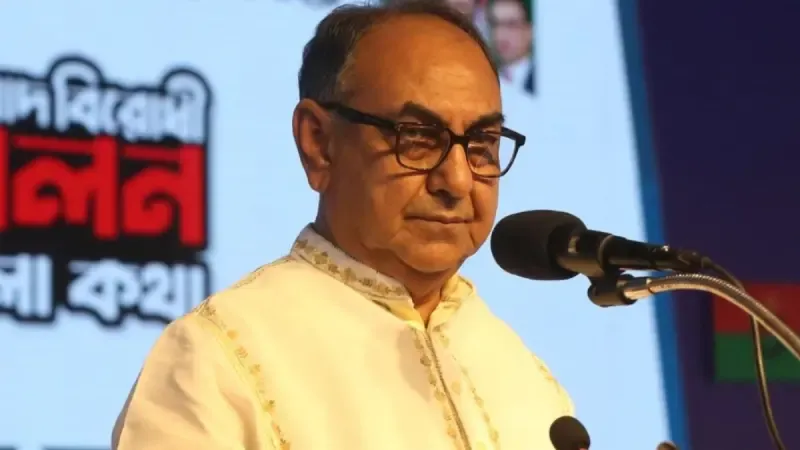 অর্বাচীন বালকদের হাত থেকেও দেশ বাঁচাতে হবে