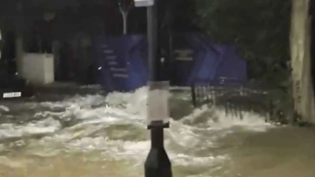 পানি সরবরাহ লাইন ফেটে লন্ডনে আকস্মিক বন্যা