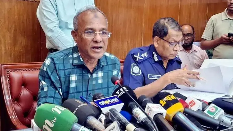 কতটি সিম রাখা যাবে একজনের নামে—বিস্তারিত জানালেন স্বরাষ্ট্র উপদেষ্টা