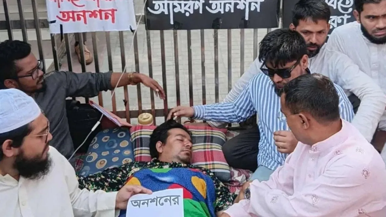 ৫২২ ঘণ্টা পেরিয়ে গেলেও কিছু করার নেই’ — তারেক রহমানকে উদ্দেশ করে ইসি সচিব