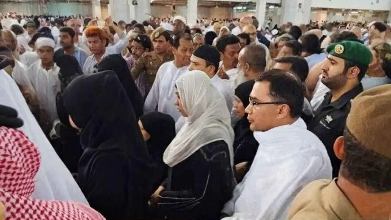সপরিবারে ওমরাহ পালনে যাচ্ছেন তারেক রহমান