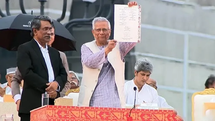 জুলাই সনদে স্বাক্ষর করলেন প্রধান উপদেষ্টা ও রাজনৈতিক নেতারা