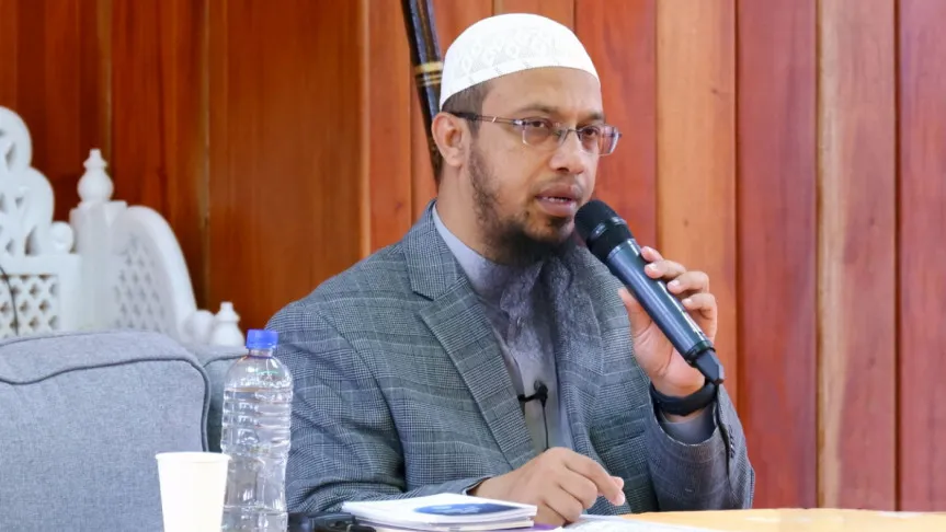 স্কুলে বিশেষায়িত ধর্মীয় শিক্ষক নিয়োগের দাবি শায়খ আহমাদুল্লাহর