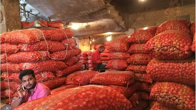 পেঁয়াজের দাম কেন মাত্র দশ দিনের মধ্যে দ্বিগুণ?