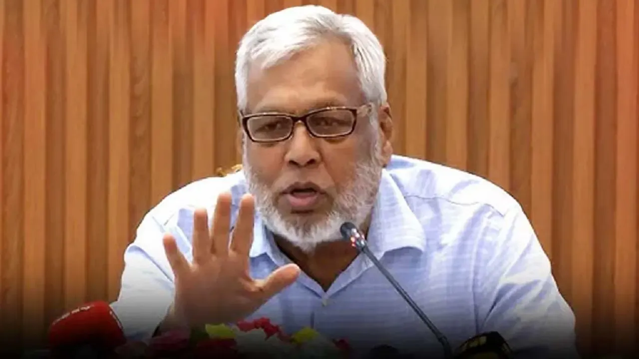 ফাওজুল কবির বলেন, জ্বালানি সংকটের জন্য রাজনীতিবিদরাও দায়ী।