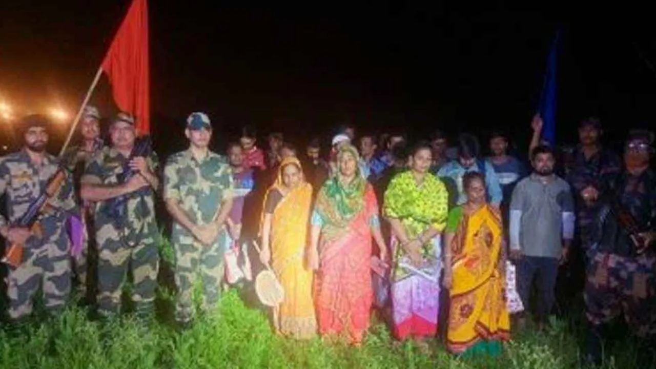 অবৈধভাবে ভারতে প্রবেশের দায়ে সাজা শেষে ১৮ বাংলাদেশিকে ফেরত দিল বিএসএফ