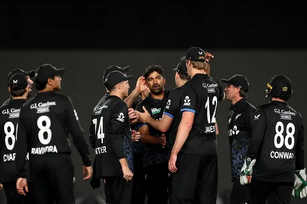 ৭ রানের ছোট ব্যবধানে হারের পরপরই নিউজিল্যান্ড ৩ রানের উত্তেজনাপূর্ণ জয়ে আনন্দে ভাসলো।