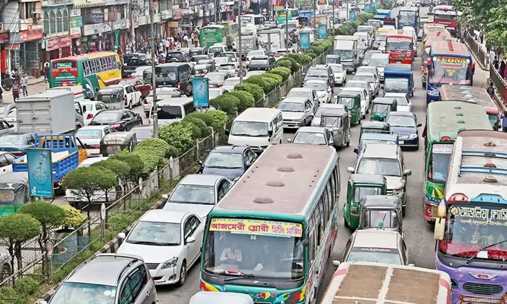 রাজধানীতে পরীক্ষামূলক ট্রাফিক ব্যবস্থা, বাড়ছে দুর্ভোগ