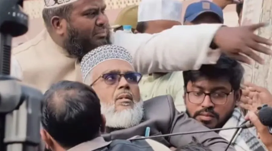 আমির হামজার সমর্থনে বক্তব্যের সময় কুষ্টিয়া জেলা আমির মৃত্যুর কোলে ঢলে পড়লেন