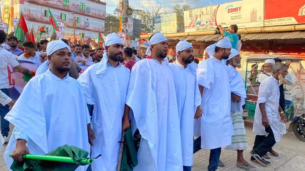 কোম্পানীগঞ্জ–কবিরহাটে কাফন পরে বিক্ষোভে উত্তেজনা