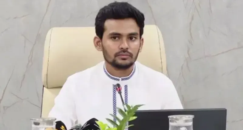 আসিফ মাহমুদ ও স্ত্রীর আর্থিক তথ্য চেয়ে বিএফআইইউকে দুদকের চিঠি