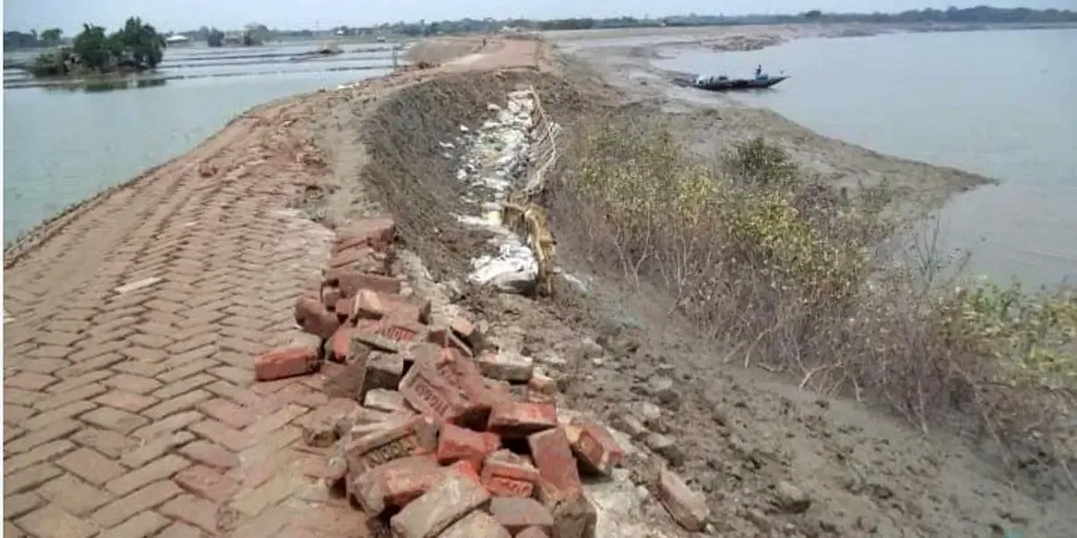 জোয়ার এলেই আতঙ্ক ছড়িয়ে পড়ে, সারাবছরই বাঁধ ভাঙার শঙ্কা