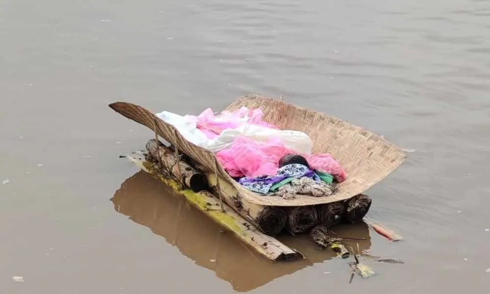 ভারত থেকে দুধকুমার নদে ভেসে এলো শিশুর মরদেহ, ছিল চিরকুট আর পরিচয়পত্র