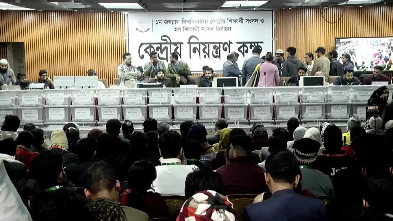 জকসু ভোটগণনায় ভিপি পদে ১১১ ভোটে এগিয়ে ছাত্রদলের রাকিব
