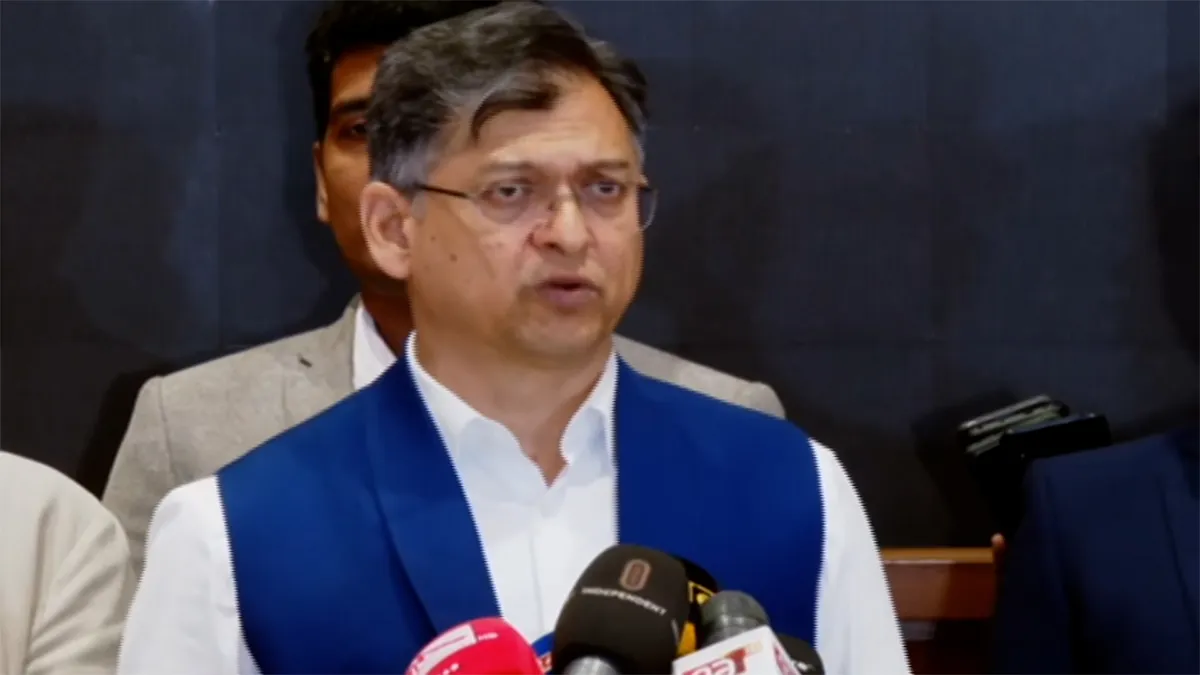 যেকোনো সময় জুলাই সনদে স্বাক্ষর করতে প্রস্তুত বিএনপি: সালাহউদ্দিন আহমেদ