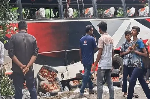 বাগেরহাটে বাসচাপায় শিক্ষক নিহত, এক ঘণ্টা পর স্বাভাবিক হয় যান চলাচল