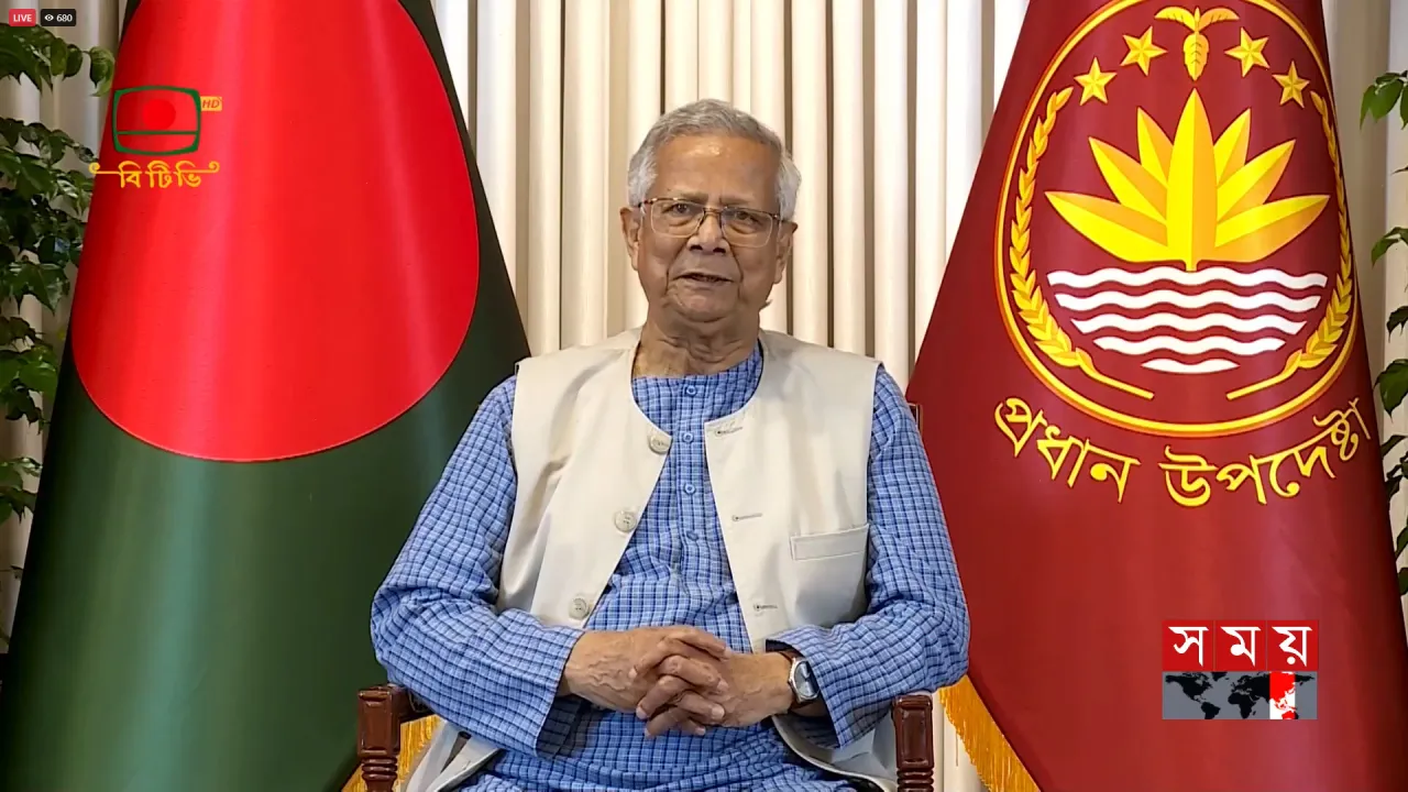 জাতির উদ্দেশে ভাষণ দিচ্ছেন প্রধান উপদেষ্টা