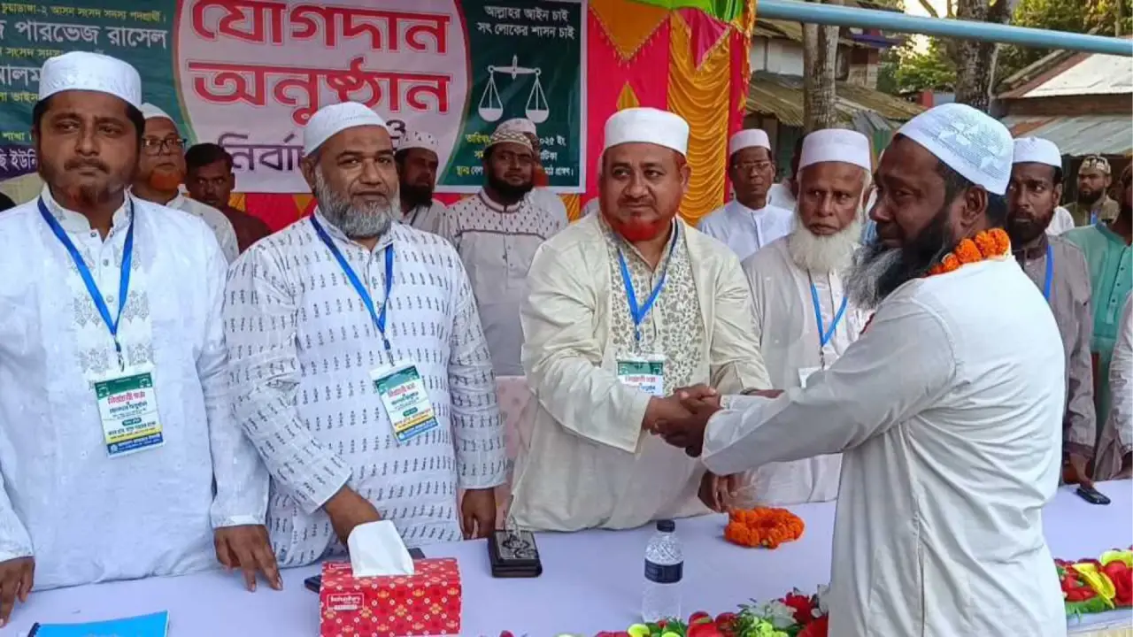 বিএনপি ছাড়লেন শতাধিক নেতা, জামায়াতে যুক্ত হলেন