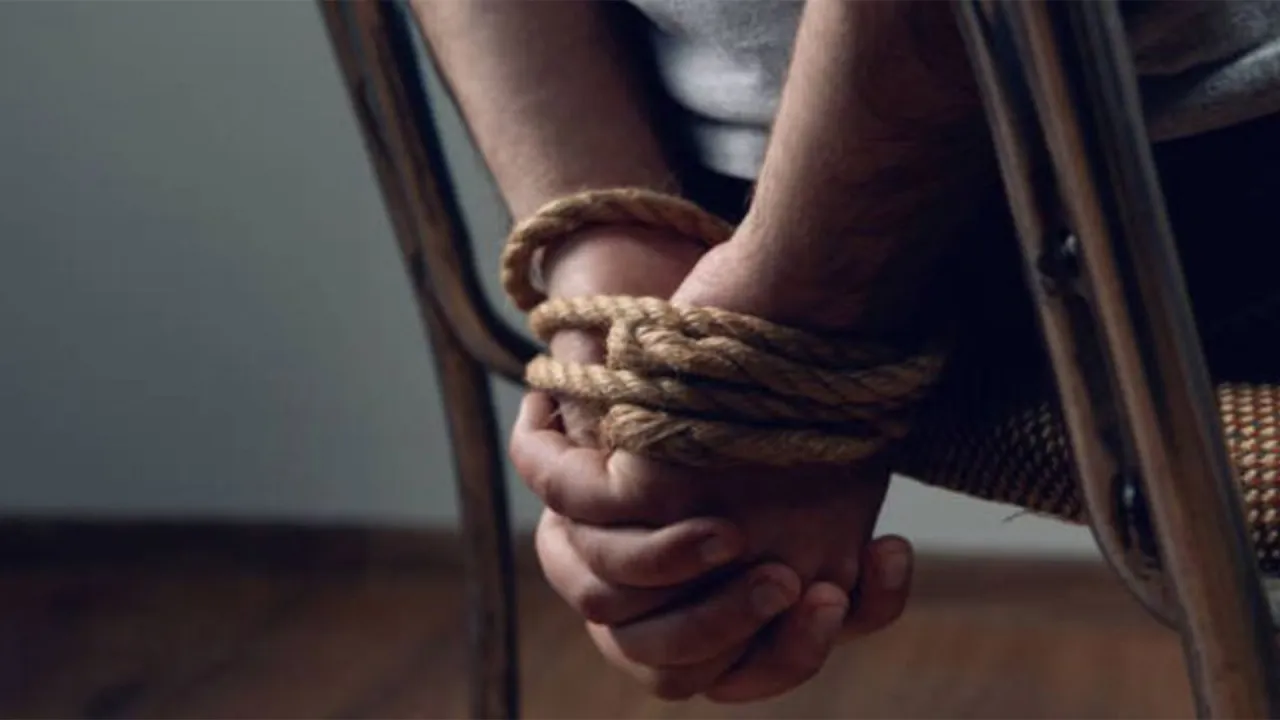 এনসিপির নেতাকর্মীদের হাতে আ.লীগের ২১ জন আটক