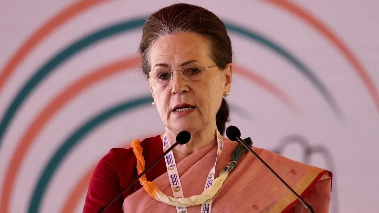 গাজা নিয়ে মোদির ‘লজ্জাজনক নীরবতার’ কঠোর সমালোচনা সোনিয়া গান্ধীর