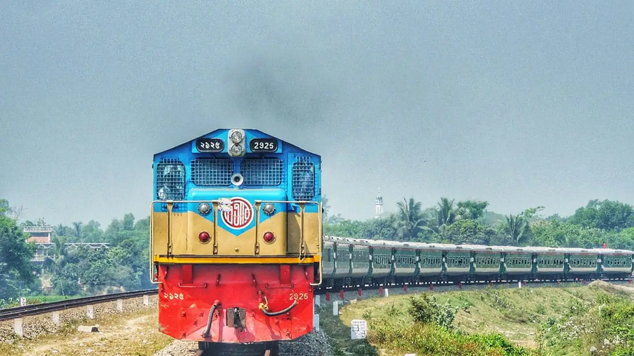 জামায়াতের জন্য নেতাকর্মী বাহিনীর আড়াই দিনে ৩ জোড়া ট্রেন বরাদ্দ