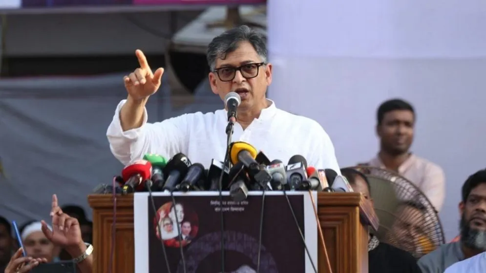 দেশের ঐক্য ভাঙলে ফ্যাসিবাদ ফিরে আসবে: সালাহউদ্দিন আহমেদ