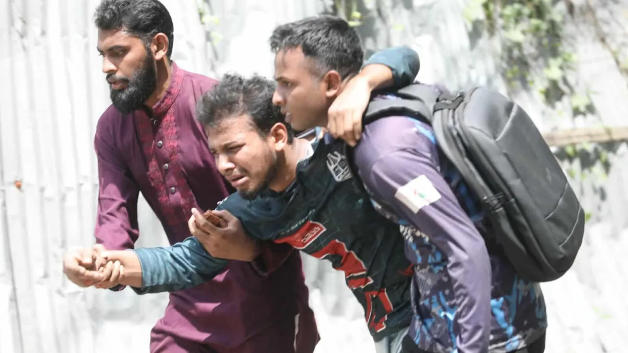 চট্টগ্রাম বিশ্ববিদ্যালয়ে শিক্ষার্থী-স্থানীয়দের মধ্যে ফের সংঘর্ষ