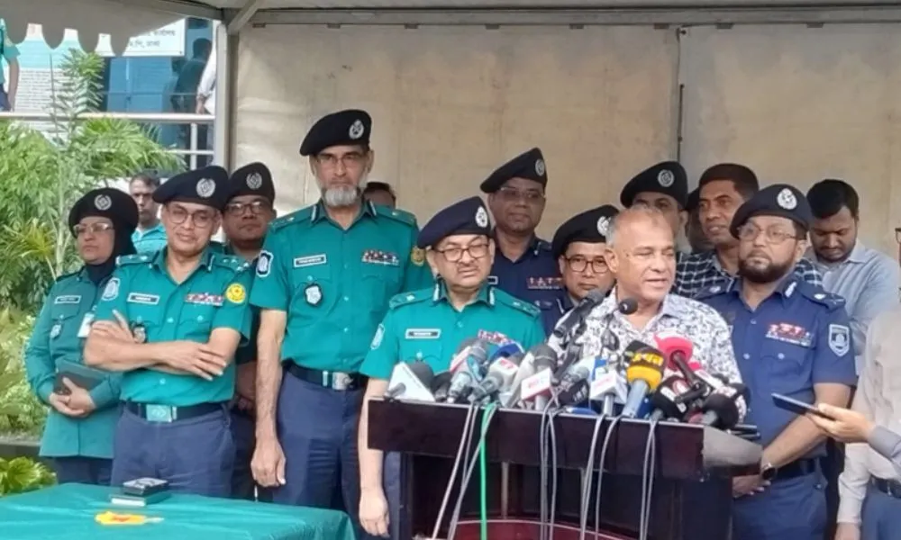 “পুলিশের ওপর হামলা আগের তুলনায় কিছুটা কমেছে”: স্বরাষ্ট্র উপদেষ্টা