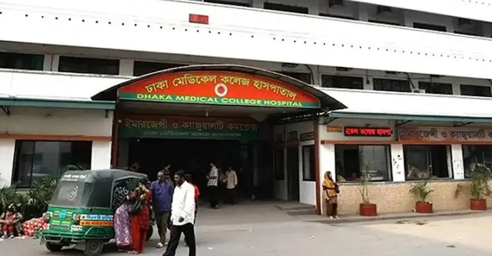 রাজধানীর ফুটপাতে অজ্ঞাত নারীর মরদেহ উদ্ধার