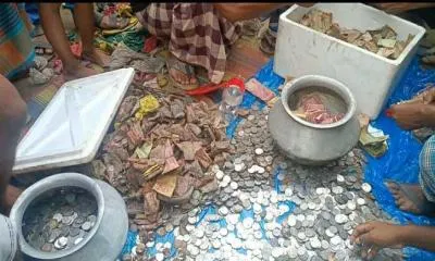 ভিক্ষুকের কাছ থেকে দুই বস্তা টাকা উদ্ধার, এলাকায় উত্তেজনা ছড়াল