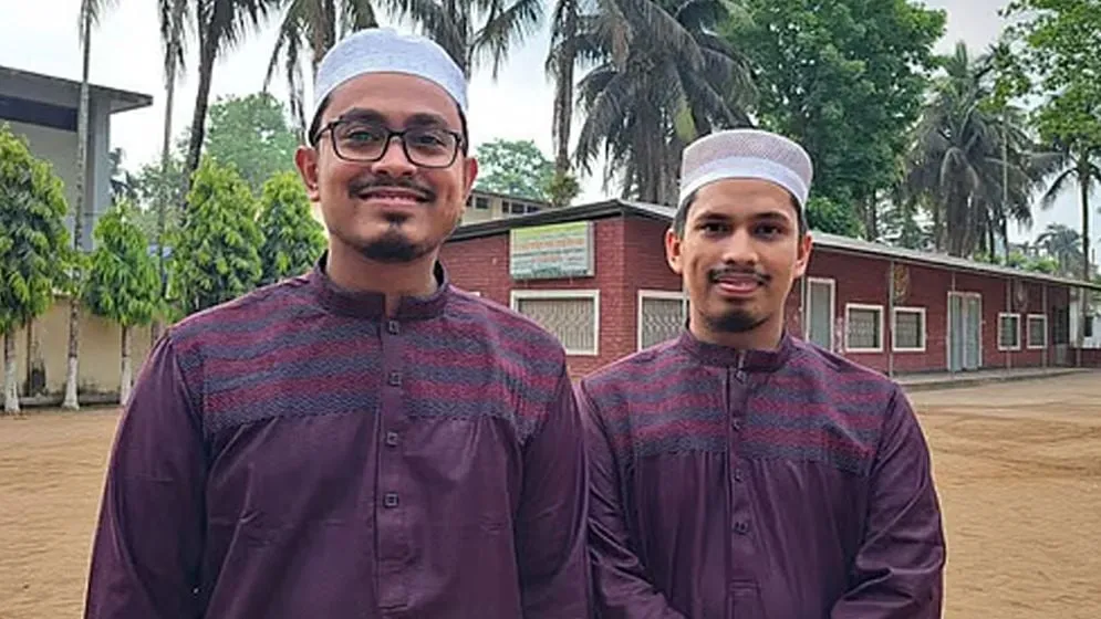 ফেসবুকে ভাইরাল আবু আয়াজ, চাকসু বিজয়ী সাদিক কায়েমের ভাই