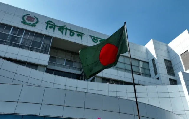 ১২ ফেব্রুয়ারী ভোট - নির্বাচন কমিশন