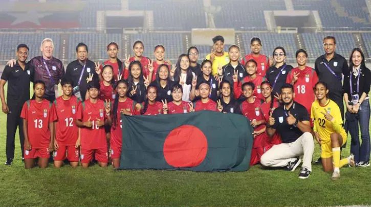 থাইল্যান্ড জাতীয় নারী ফুটবল দলের বিপক্ষে দু'টি প্রীতি ম্যাচ খেলতে আজ ব্যাংকক যাচ্ছে বাংলাদেশ দল
