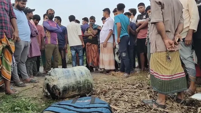 নারায়ণগঞ্জে অচেনা তরুণীর মরদেহ টেপে মোড়ানো অবস্থায় উদ্ধার