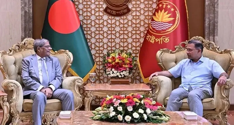 রাষ্ট্রপতির সঙ্গে সাক্ষাৎ করতে বঙ্গভবনে প্রধানমন্ত্রী