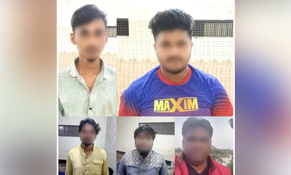 নিষিদ্ধ ছাত্রলীগের ৪ নেতা সহ, ৫ জন গ্রেপ্তার