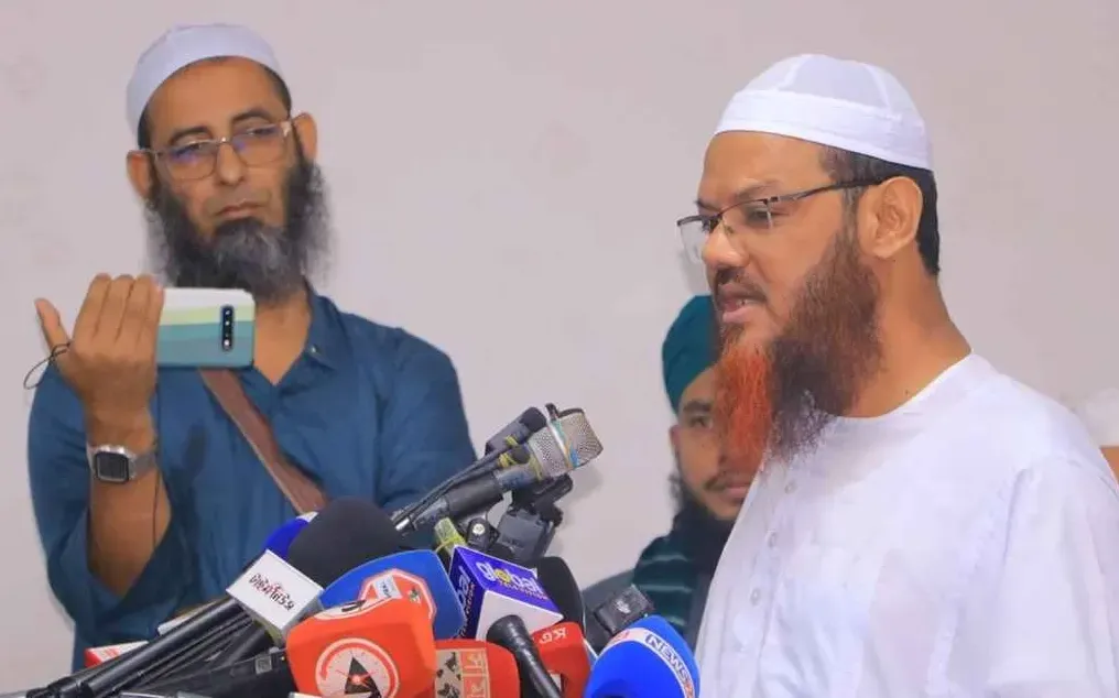 ৭২’র সংবিধান রক্ষায় বিএনপিও মরিয়া: শায়খে চরমোনাই