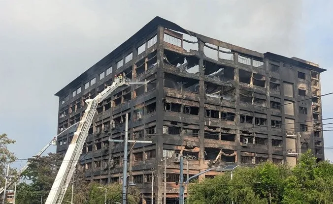 ১৮ ঘণ্টার চেষ্টায় নিয়ন্ত্রণে এলো চট্টগ্রাম ইপিজেডের আগুন