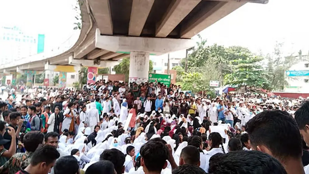 কারিগরি শিক্ষার্থীদের অবরোধ প্রত্যাহার, যান চলাচল স্বাভাবিক